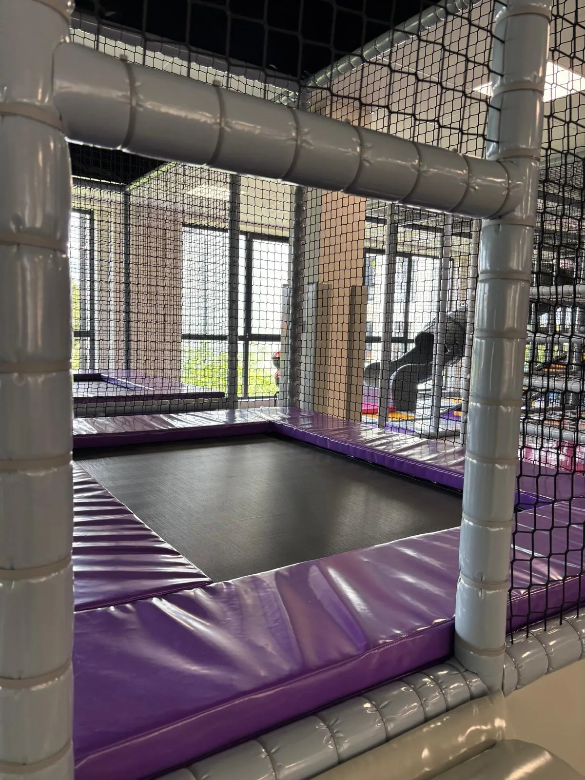 Trampolina w Sali Zabaw Lilandia